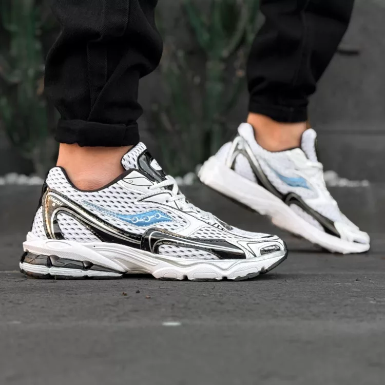 کتانی مردانه saucony سفید کد 29830